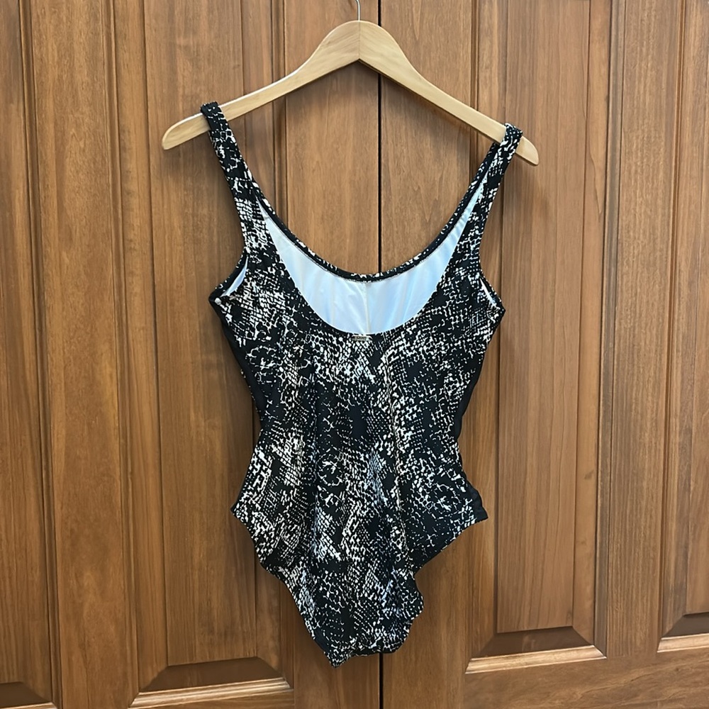 DKNY Black and White Snakeskin Print Swimsuit size 10 - Picture 4 of 5